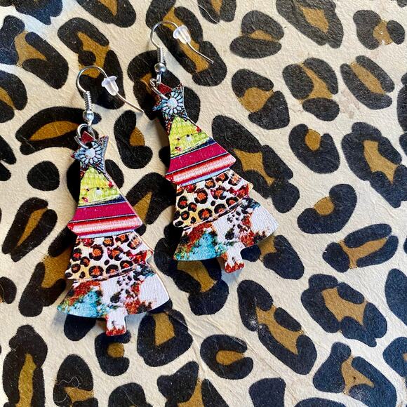 BOUTIQUE • Colorful Leopard Animal Print Wood Christmas Holiday Dangle Earrings - Picture 1 of 3